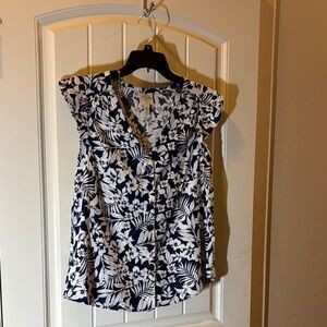 St John’s Bay sleeveless button up blouse